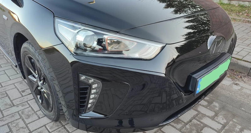 Hyundai IONIQ cena 58900 przebieg: 172500, rok produkcji 2017 z Kołobrzeg małe 562